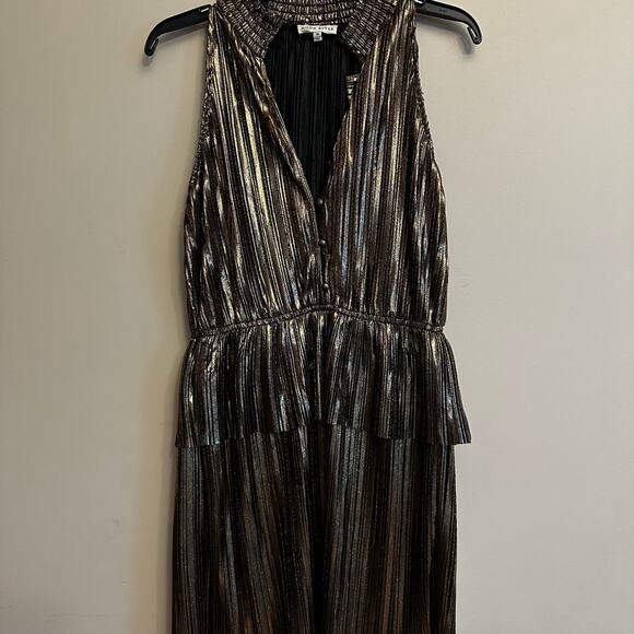 Moon River Dresses & Skirts - Moon River Metallic Pleated Sleeveless Mini Dress Medium Gold Black Party